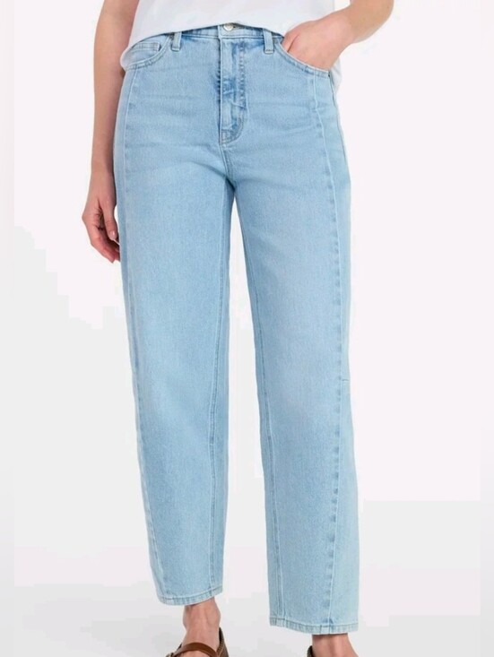 Time and Tru Denim - Light Wash High Rise Barrel Jeans